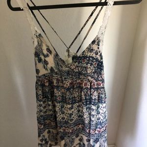 Mini Blue-patterned dress with lace